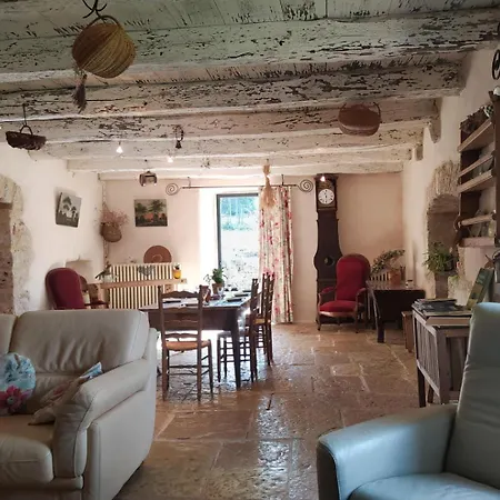Сasa de vacaciones Du Gauzines Saint-Georges-de-Levejac